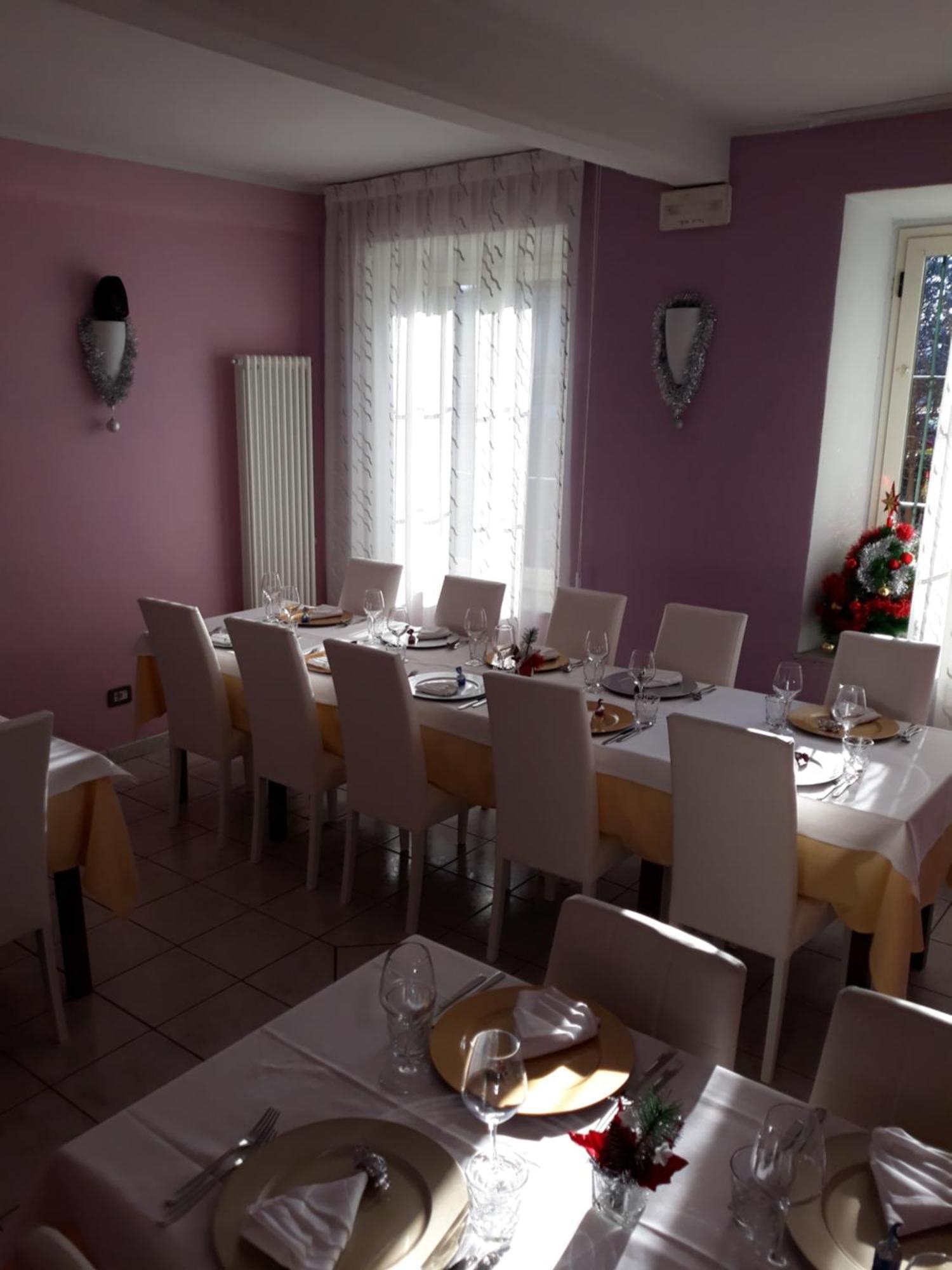 Calosso Locanda Della Luna Rossa מראה חיצוני תמונה